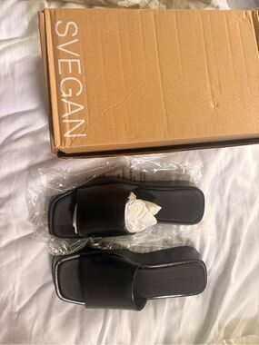 Alohas SVEGAN Black Slide Sandals